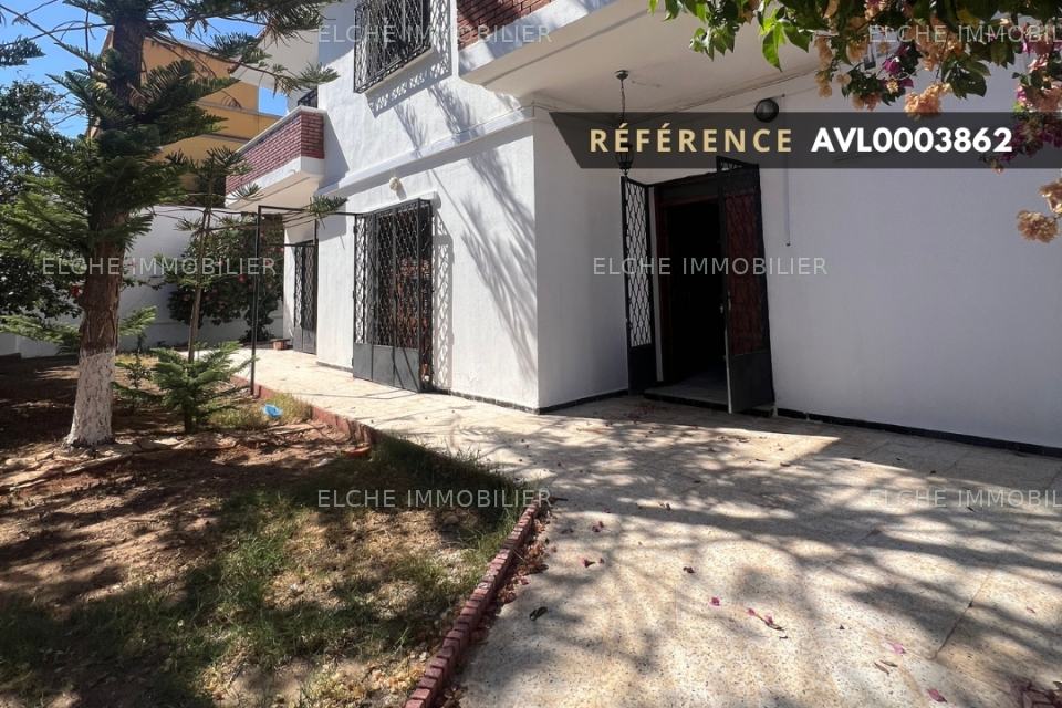 Villa R+1 à Louer