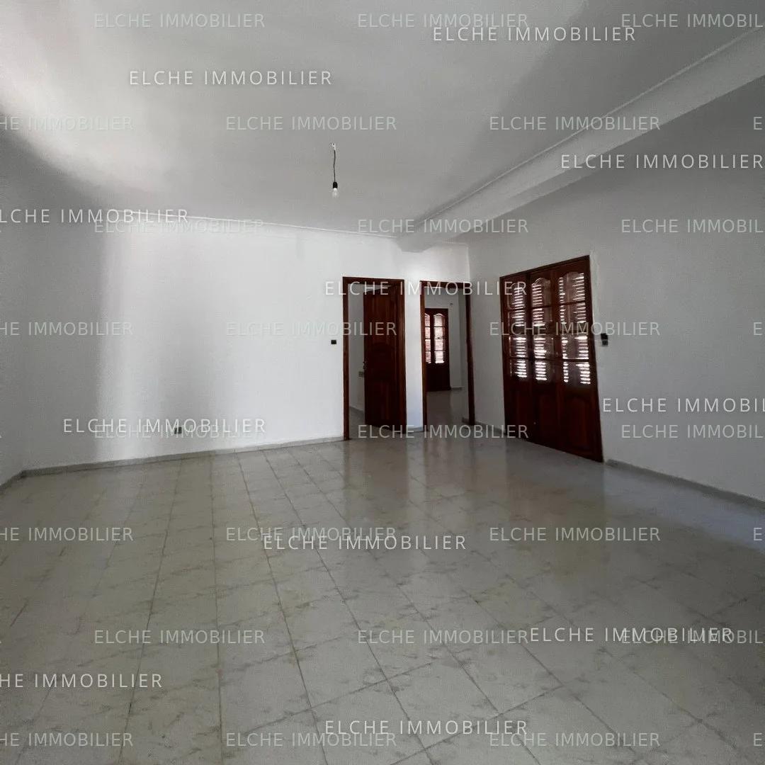 Villa R+1 à Louer