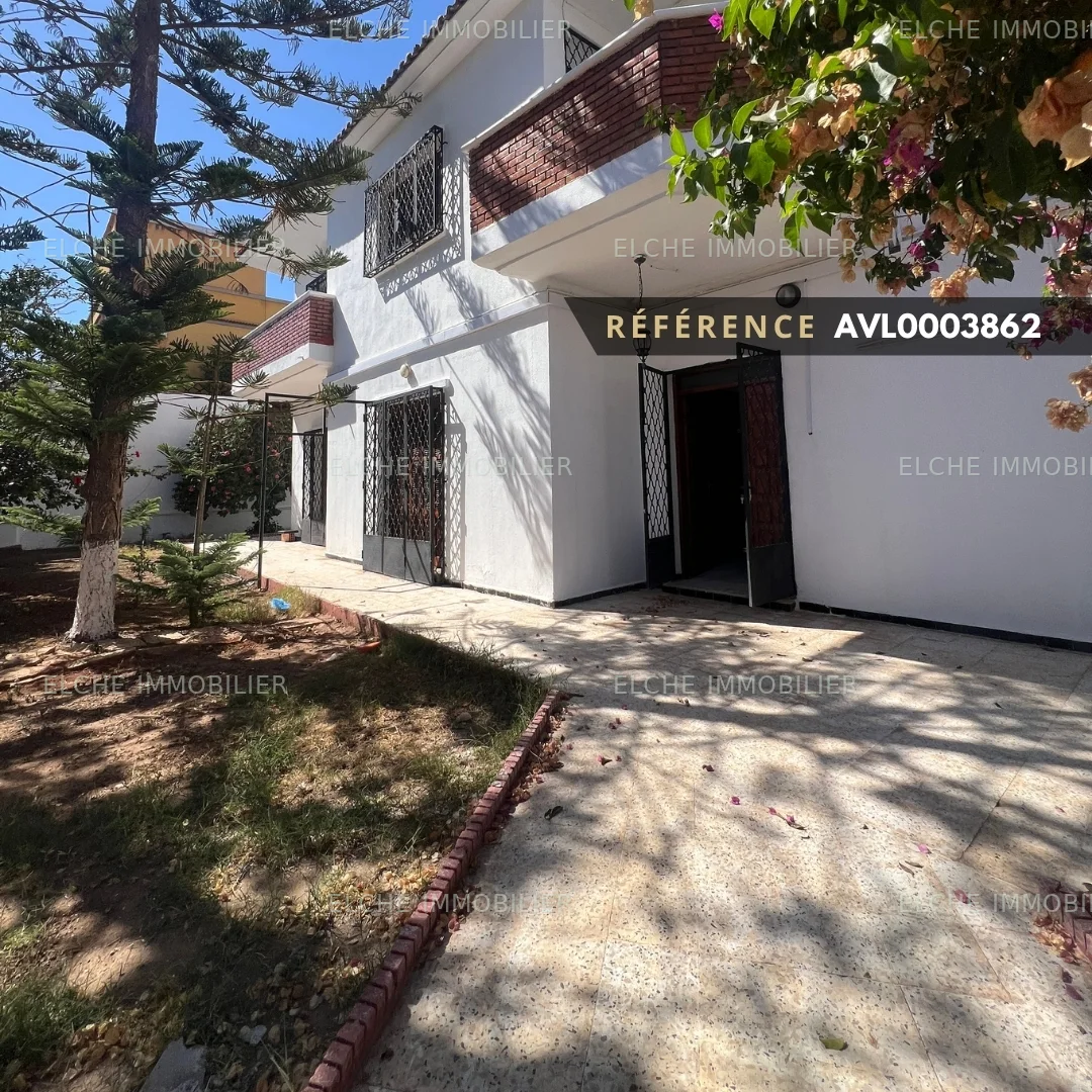 Villa R+1 à Louer