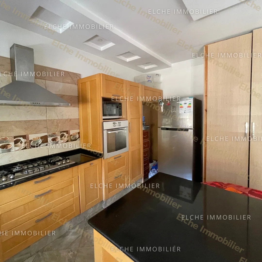 Villa R+2 à vendre